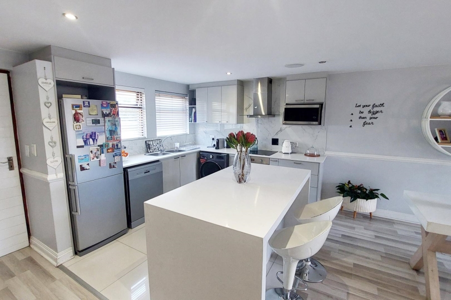 To Let 3 Bedroom Property for Rent in River Club Gauteng