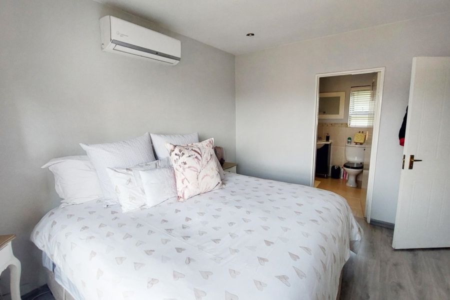 To Let 3 Bedroom Property for Rent in River Club Gauteng