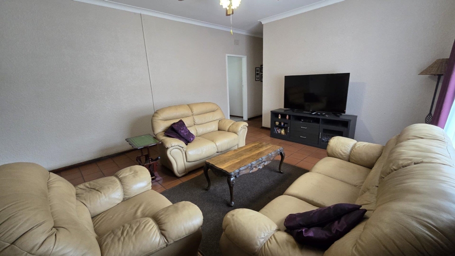 4 Bedroom Property for Sale in Robertsham Gauteng