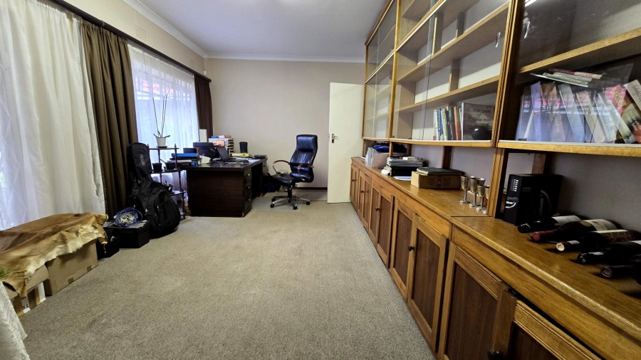 4 Bedroom Property for Sale in Robertsham Gauteng