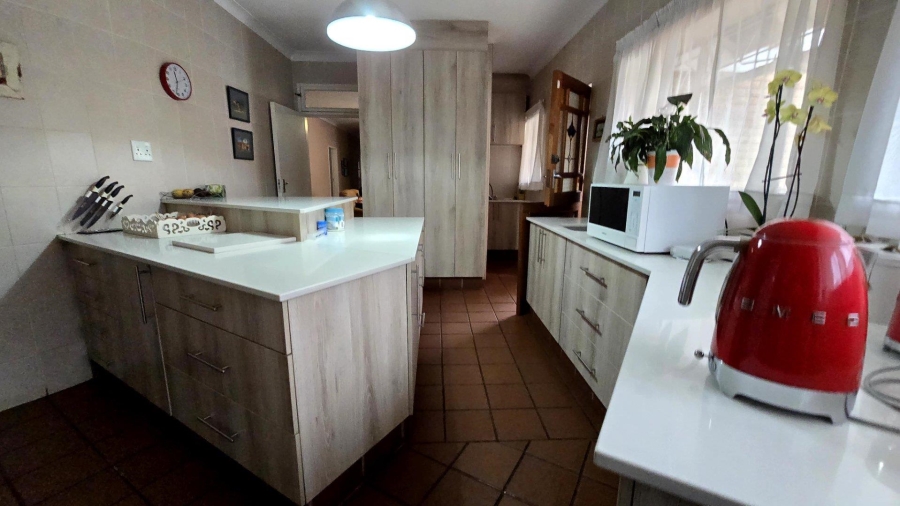4 Bedroom Property for Sale in Robertsham Gauteng