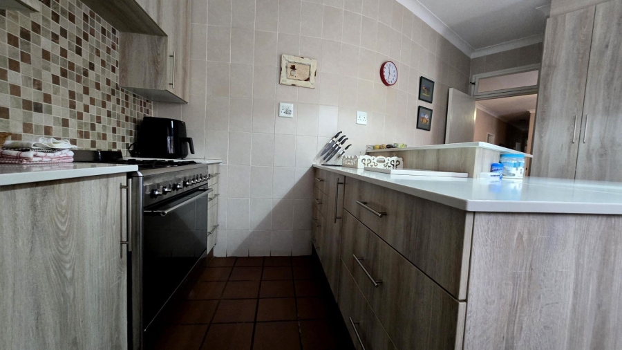 4 Bedroom Property for Sale in Robertsham Gauteng