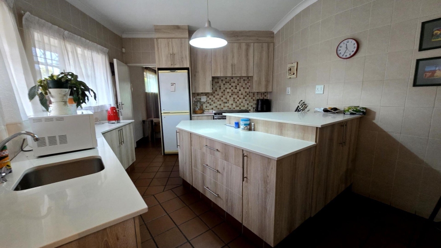 4 Bedroom Property for Sale in Robertsham Gauteng
