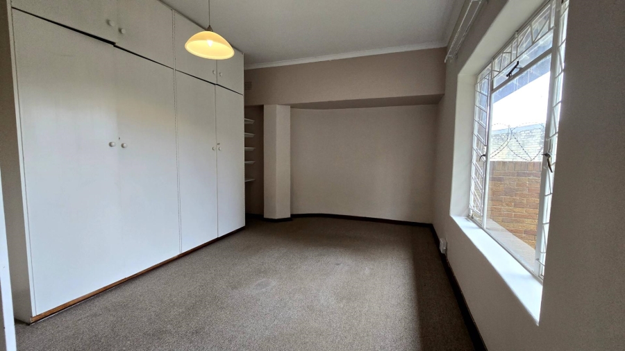 4 Bedroom Property for Sale in Robertsham Gauteng