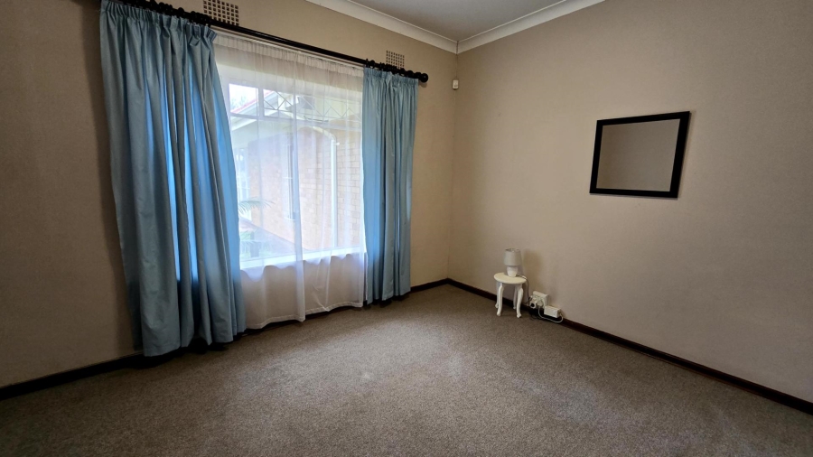 4 Bedroom Property for Sale in Robertsham Gauteng