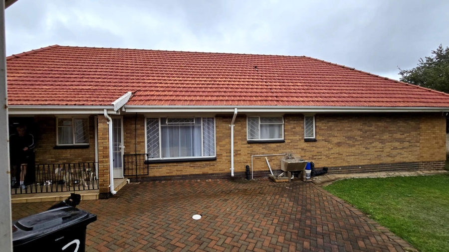 4 Bedroom Property for Sale in Robertsham Gauteng