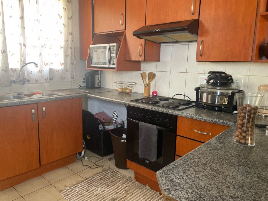 2 Bedroom Property for Sale in Edleen Gauteng