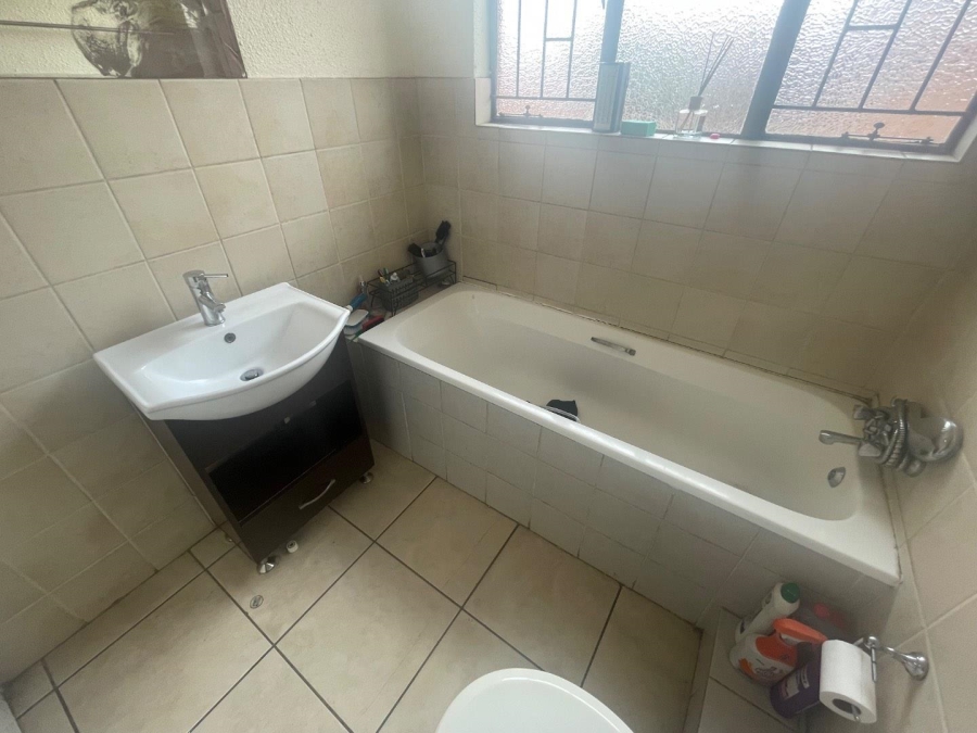 2 Bedroom Property for Sale in Edleen Gauteng