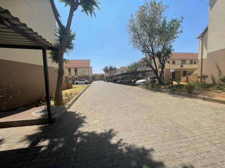 2 Bedroom Property for Sale in Esther Park Gauteng