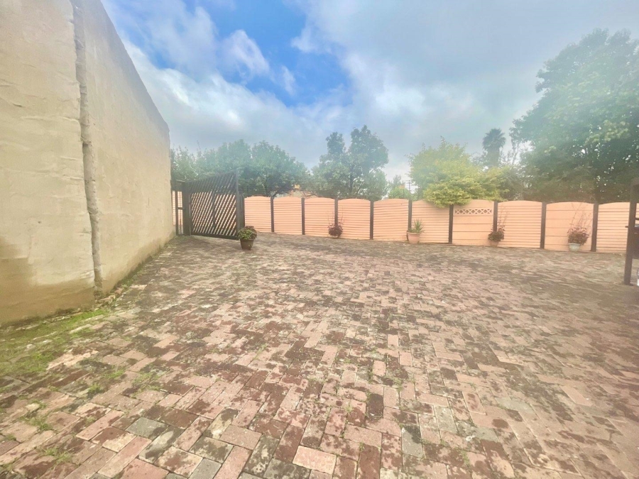 3 Bedroom Property for Sale in Esther Park Gauteng
