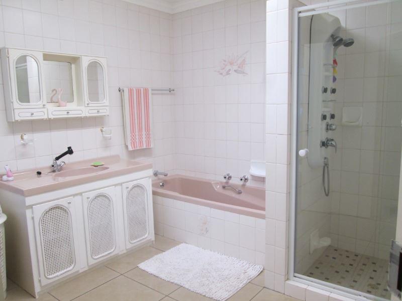 To Let 4 Bedroom Property for Rent in Glen Marais Gauteng