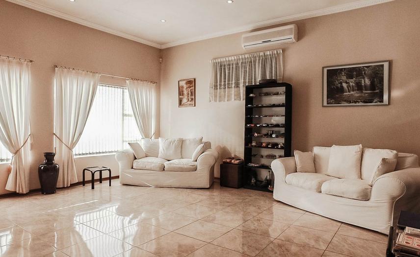 To Let 4 Bedroom Property for Rent in Glen Marais Gauteng