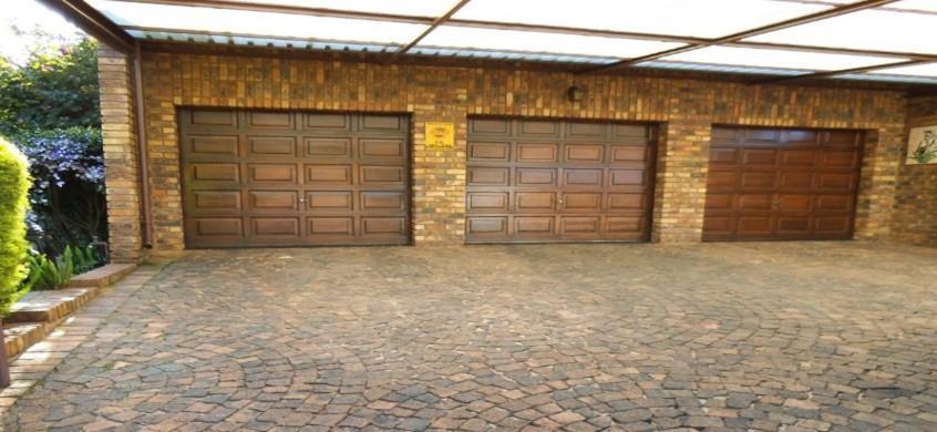 To Let 4 Bedroom Property for Rent in Glen Marais Gauteng