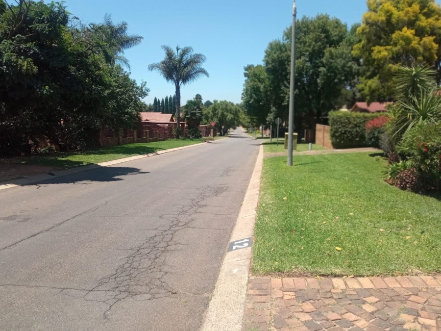 To Let 4 Bedroom Property for Rent in Glen Marais Gauteng