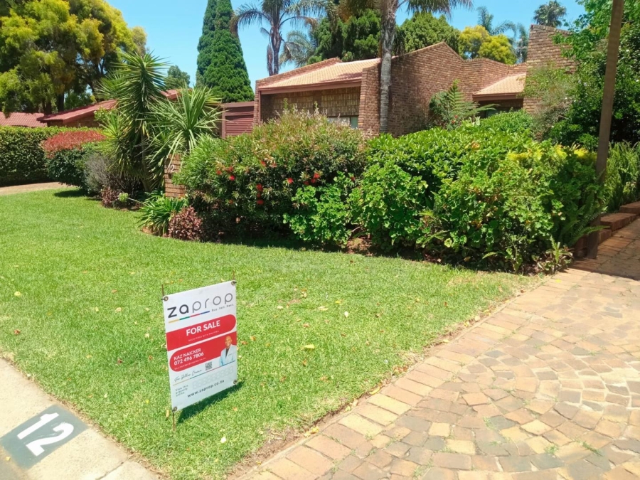 To Let 4 Bedroom Property for Rent in Glen Marais Gauteng