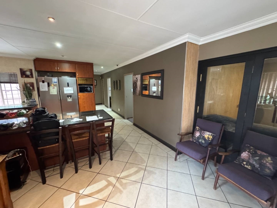 3 Bedroom Property for Sale in Verwoerdpark Gauteng