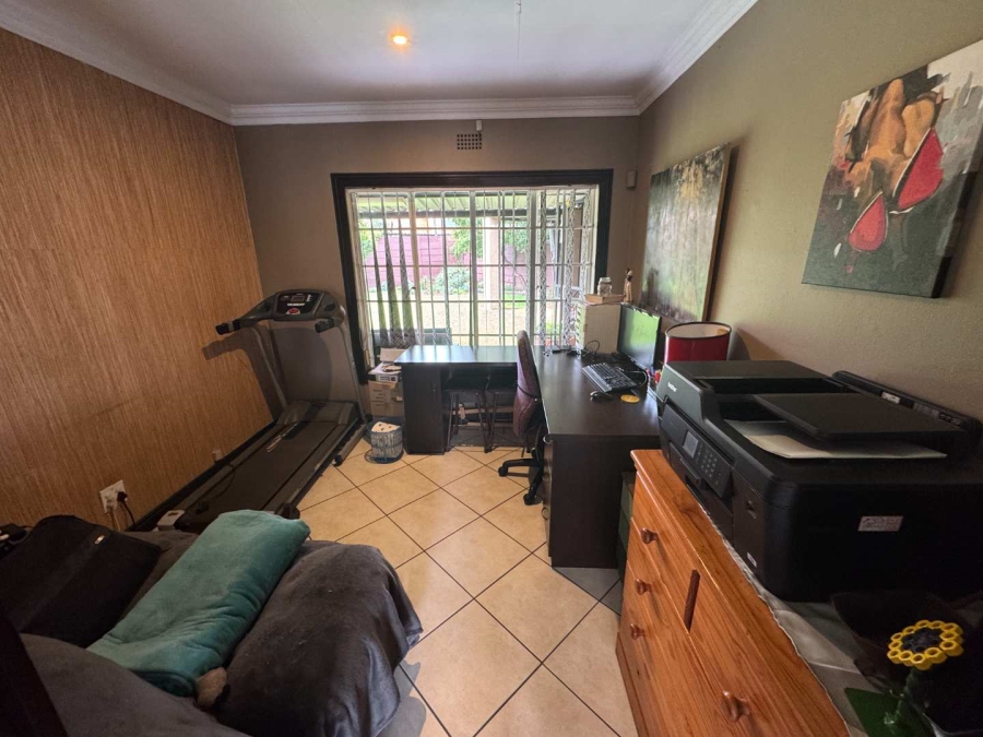 3 Bedroom Property for Sale in Verwoerdpark Gauteng