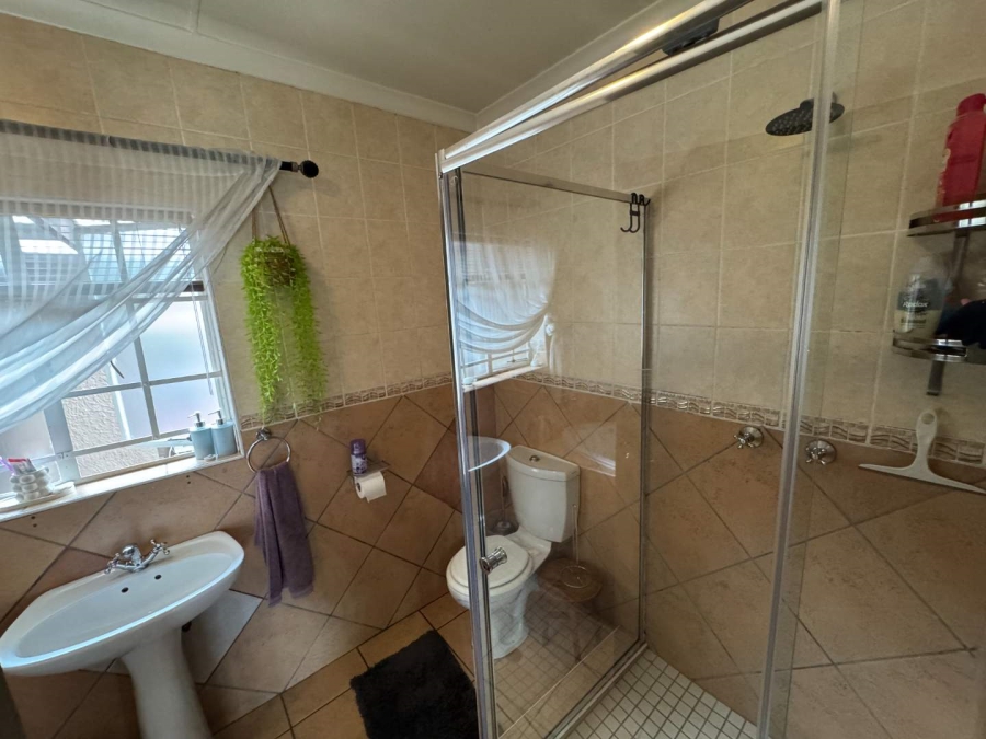 3 Bedroom Property for Sale in Verwoerdpark Gauteng