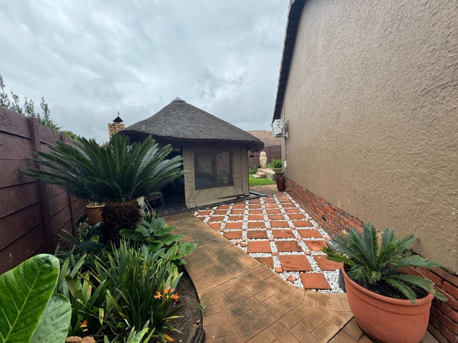 3 Bedroom Property for Sale in Verwoerdpark Gauteng