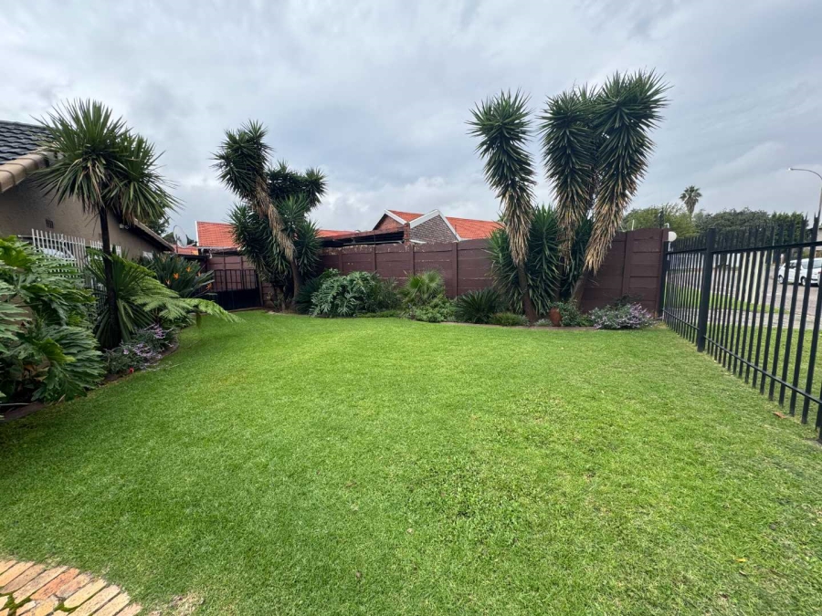 3 Bedroom Property for Sale in Verwoerdpark Gauteng
