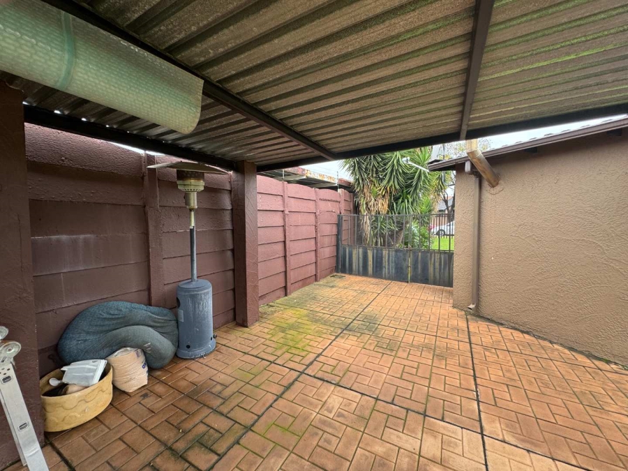 3 Bedroom Property for Sale in Verwoerdpark Gauteng