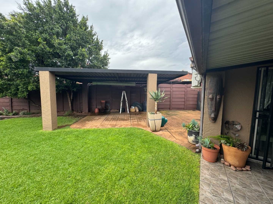 3 Bedroom Property for Sale in Verwoerdpark Gauteng