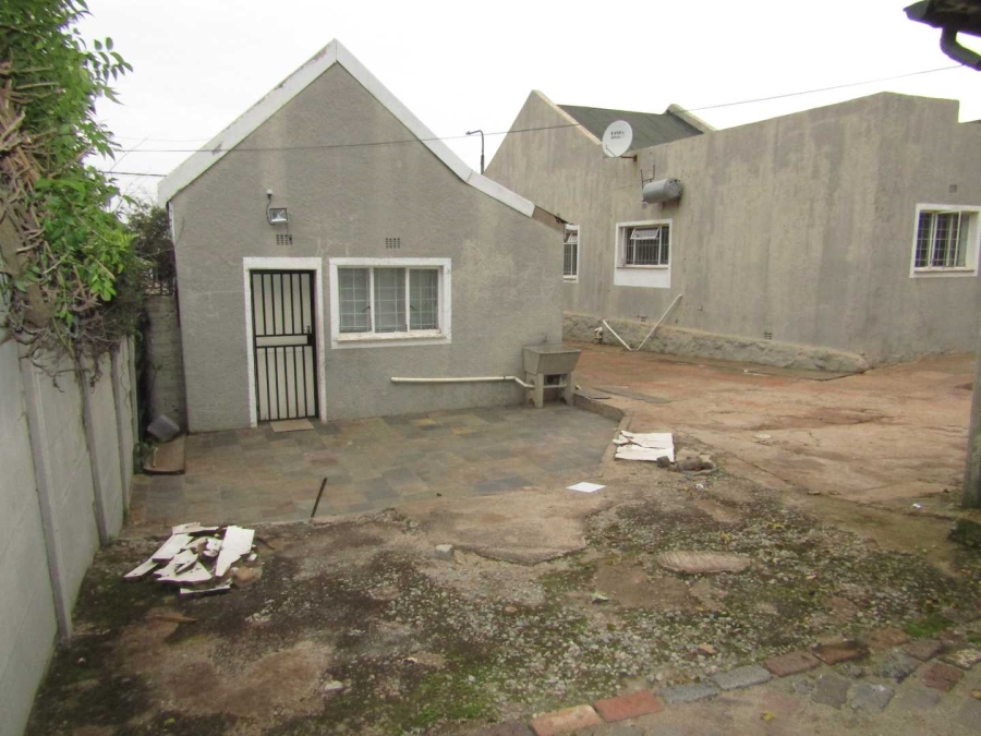 6 Bedroom Property for Sale in Brixton Gauteng
