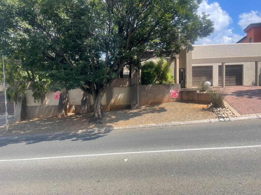 3 Bedroom Property for Sale in Mulbarton Gauteng