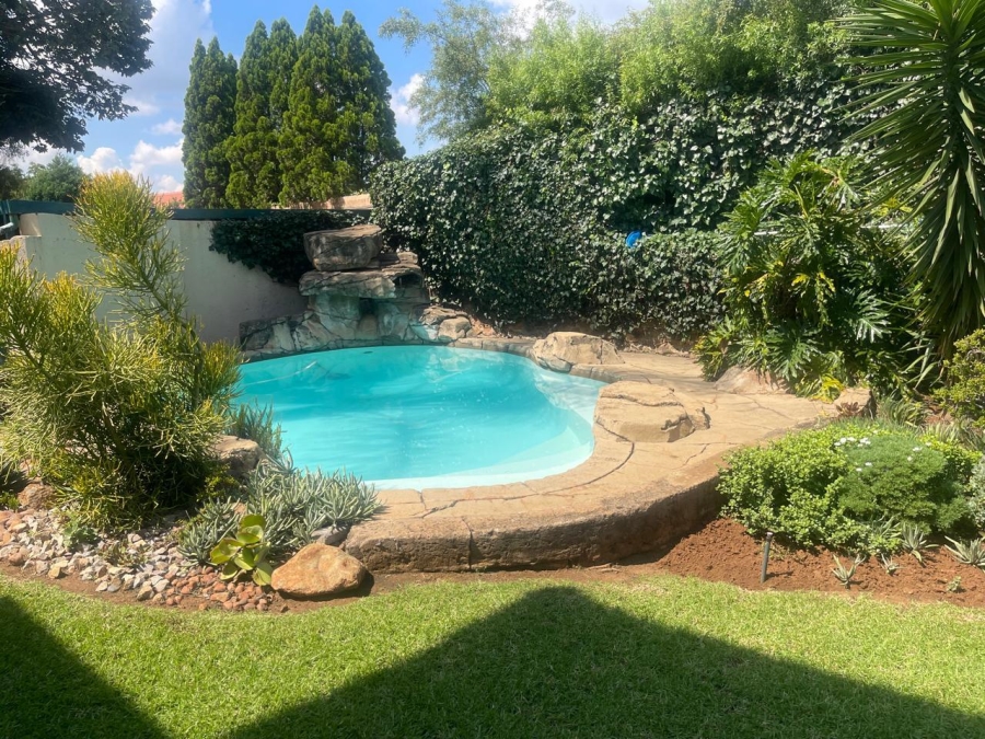 3 Bedroom Property for Sale in Mulbarton Gauteng