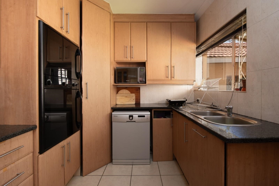3 Bedroom Property for Sale in Verwoerdpark Gauteng