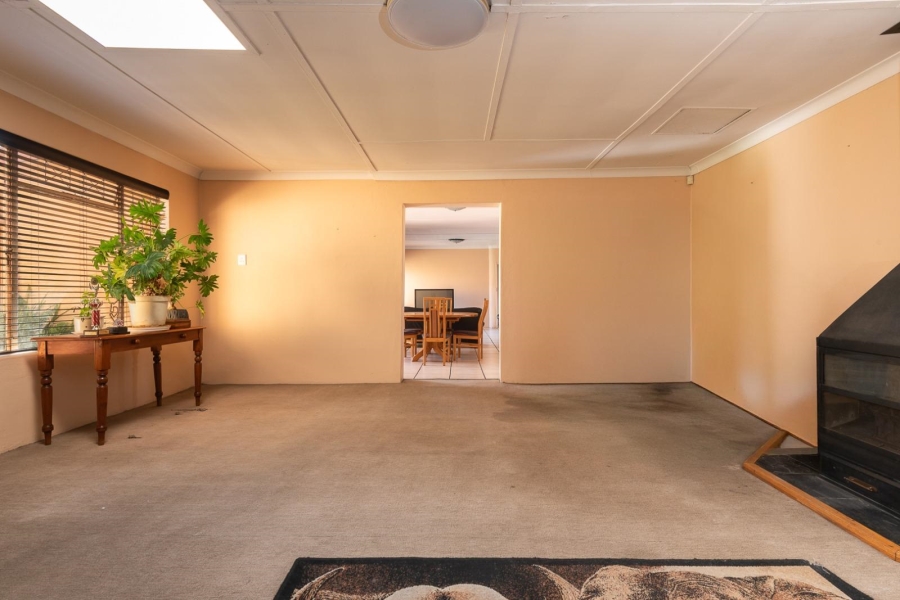 3 Bedroom Property for Sale in Verwoerdpark Gauteng