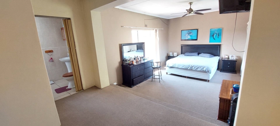 3 Bedroom Property for Sale in Verwoerdpark Gauteng