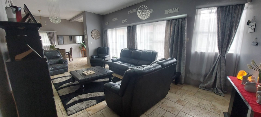 4 Bedroom Property for Sale in Brackenhurst Gauteng