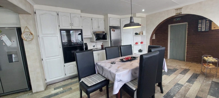 4 Bedroom Property for Sale in Brackenhurst Gauteng