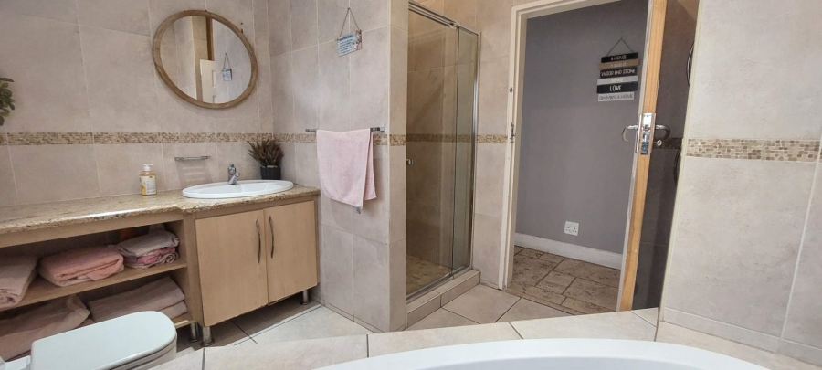 4 Bedroom Property for Sale in Brackenhurst Gauteng