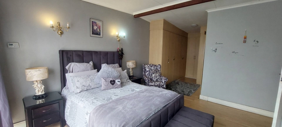 4 Bedroom Property for Sale in Brackenhurst Gauteng