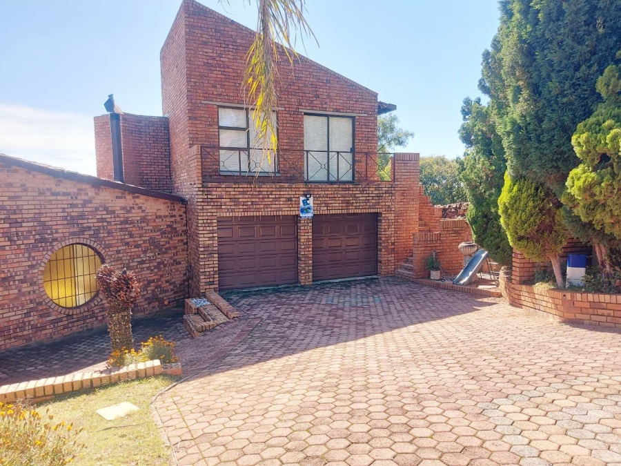 3 Bedroom Property for Sale in Roodekrans Gauteng