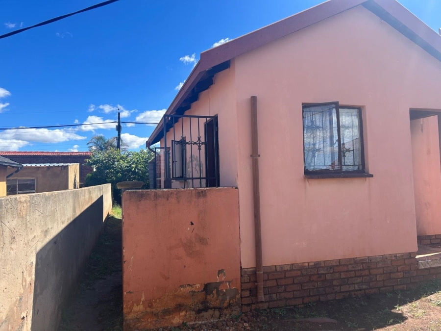 2 Bedroom Property for Sale in Lotus Gardens Gauteng