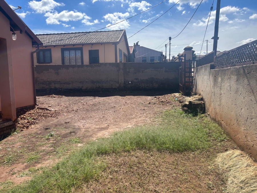 2 Bedroom Property for Sale in Lotus Gardens Gauteng