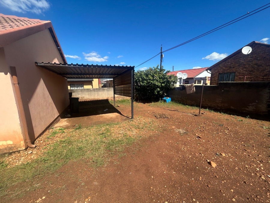 2 Bedroom Property for Sale in Lotus Gardens Gauteng