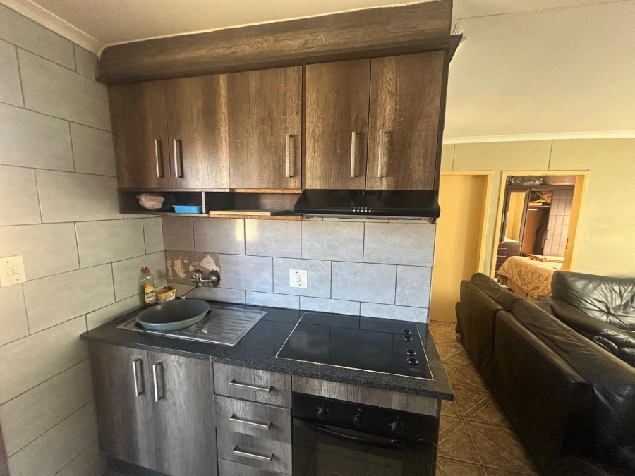 2 Bedroom Property for Sale in Lotus Gardens Gauteng