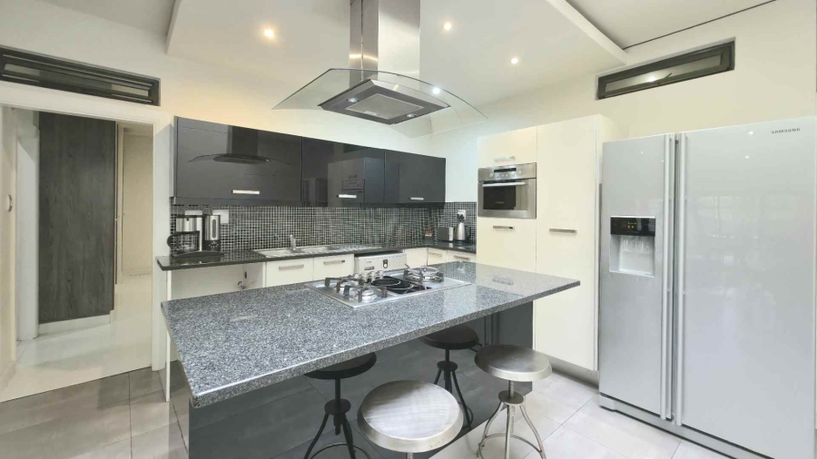 To Let 2 Bedroom Property for Rent in Sandown Gauteng