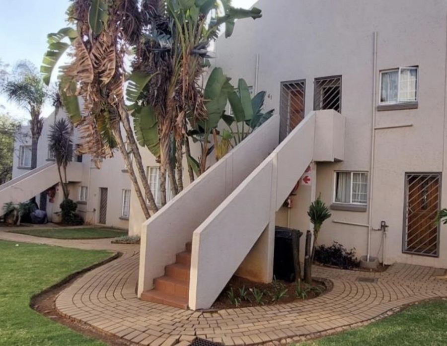 To Let 2 Bedroom Property for Rent in Garsfontein Gauteng