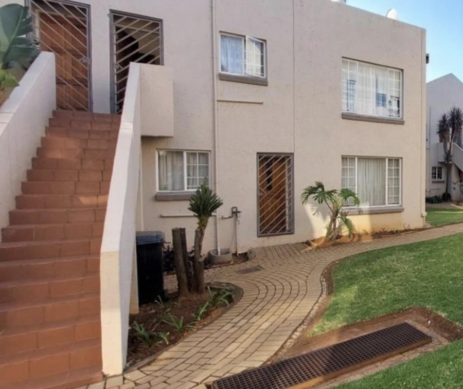 To Let 2 Bedroom Property for Rent in Garsfontein Gauteng
