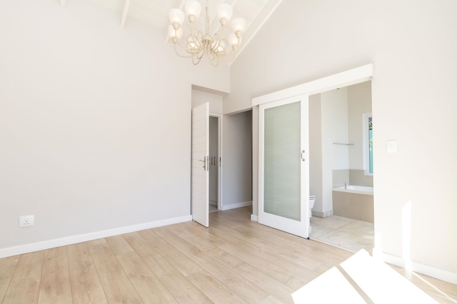 To Let 4 Bedroom Property for Rent in Hurlingham Gauteng