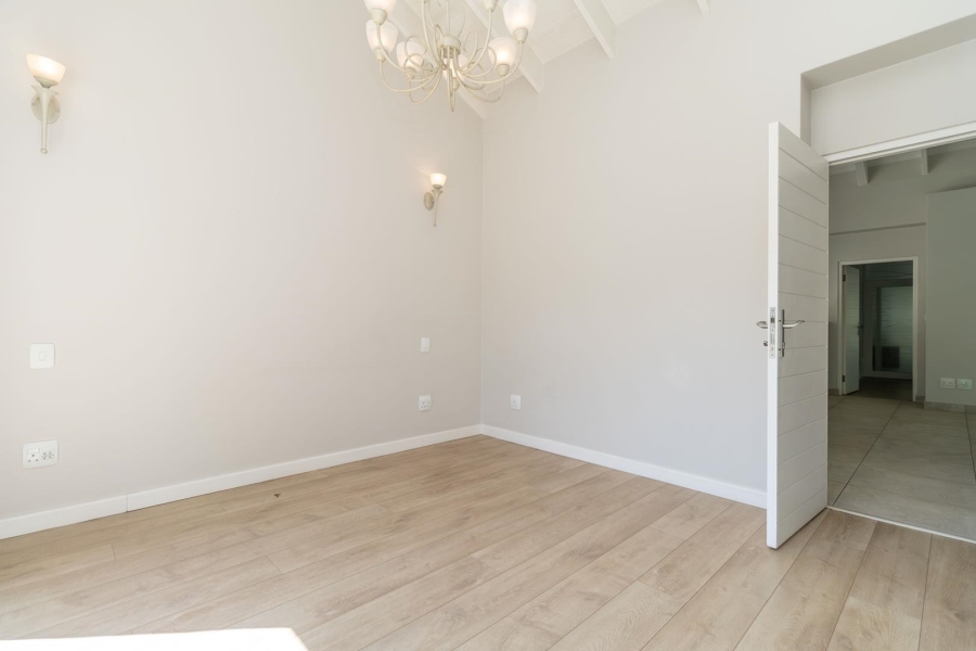 To Let 4 Bedroom Property for Rent in Hurlingham Gauteng