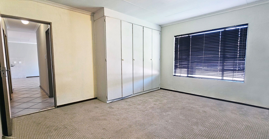 3 Bedroom Property for Sale in Radiokop Gauteng