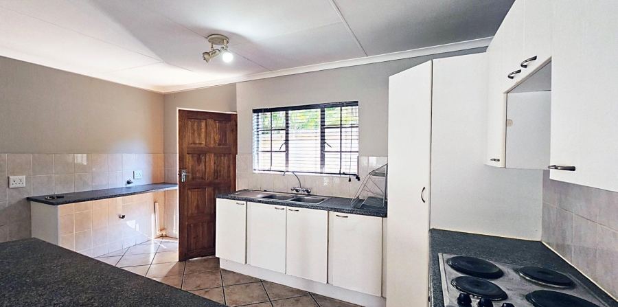 3 Bedroom Property for Sale in Radiokop Gauteng