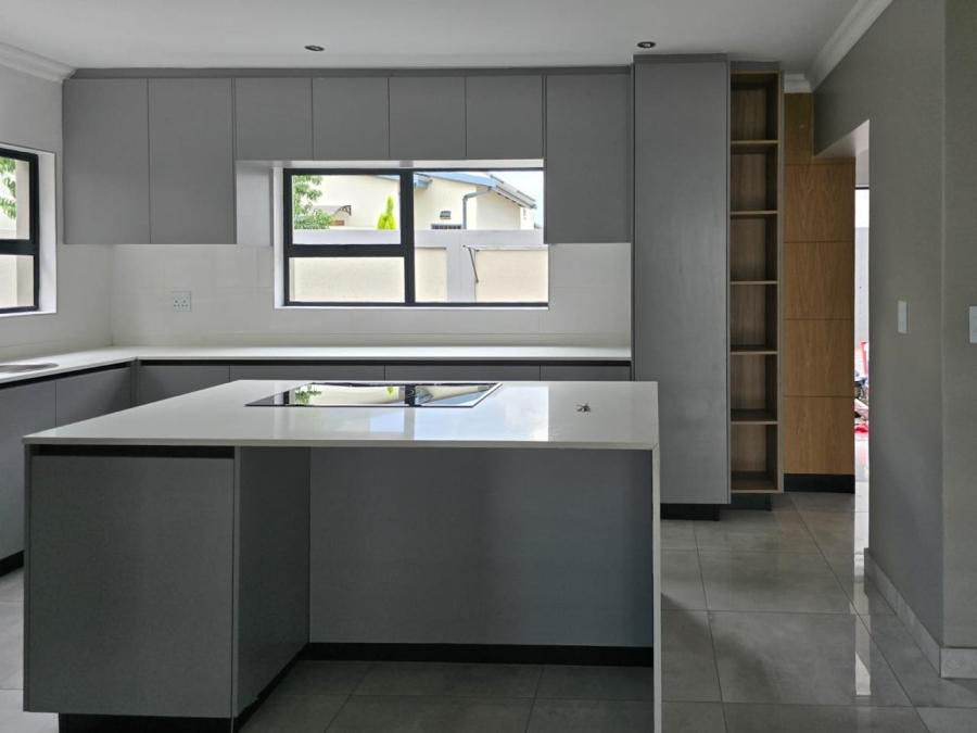 4 Bedroom Property for Sale in Zambezi Manor Lifestyle Estate Gauteng