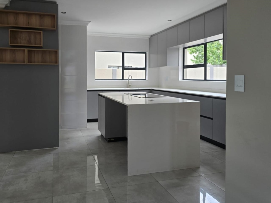 4 Bedroom Property for Sale in Zambezi Manor Lifestyle Estate Gauteng